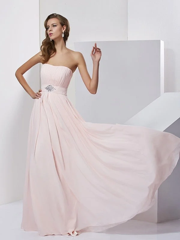 Winter White Maxi Dresses-A-Line/Princess Strapless Sleeveless Long Chiffon Dresses